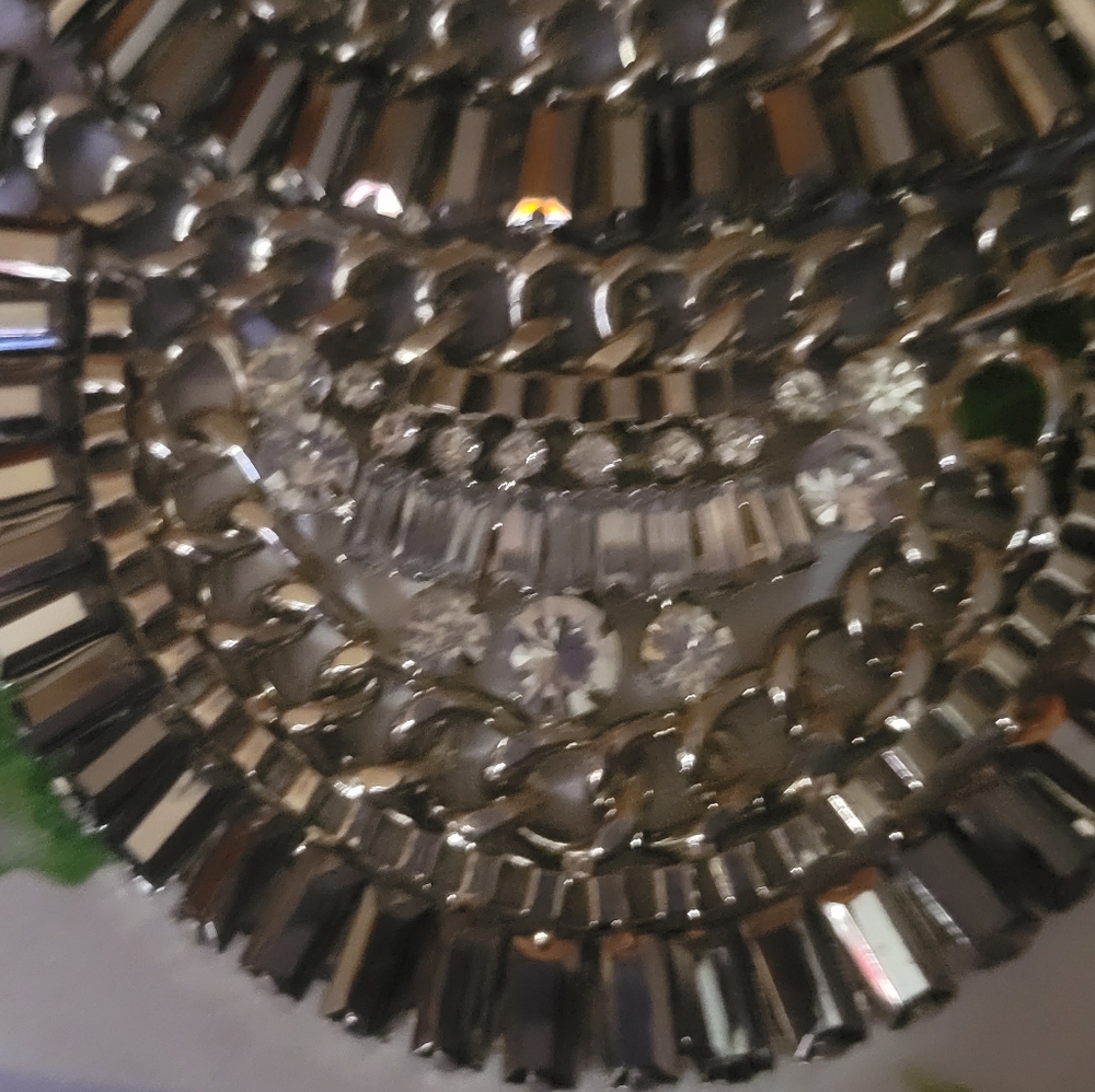 NWOT Silvertone Bib-style Necklace with Hematite Crystals  and Clear Crystals